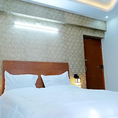 Dwarka Lodging & Boarding Mulki Bagian luar foto