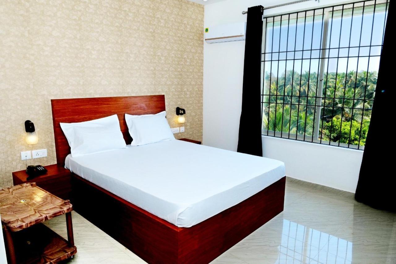 Dwarka Lodging & Boarding Mulki Bagian luar foto
